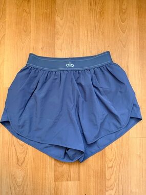 ALO Yoga Bluestone Match Point Shorts